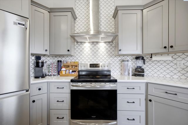 689 Titan Ave, West Richland, WA 99353