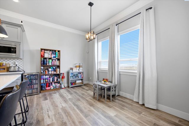 689 Titan Ave, West Richland, WA 99353