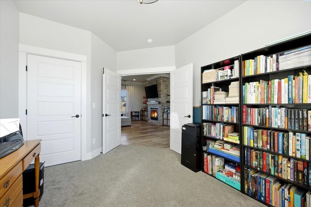 689 Titan Ave, West Richland, WA 99353