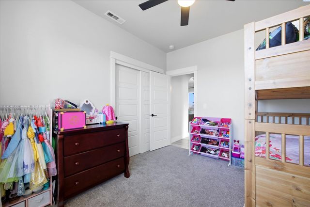 689 Titan Ave, West Richland, WA 99353