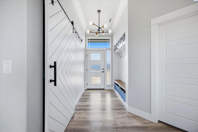 689 Titan Ave, West Richland, WA 99353