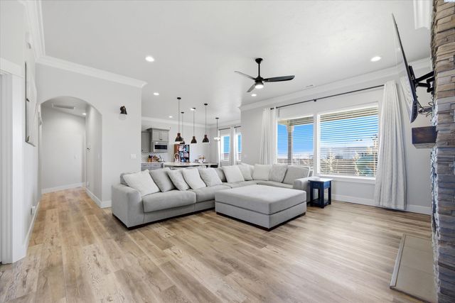 689 Titan Ave, West Richland, WA 99353