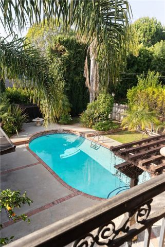 4115 Laurelgrove Avenue, Studio City, CA 91604
