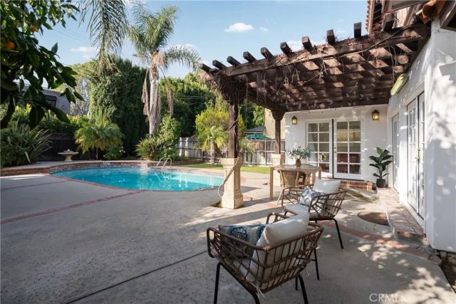 4115 Laurelgrove Avenue, Studio City, CA 91604