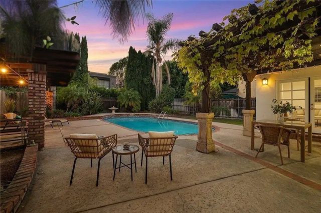 4115 Laurelgrove Avenue, Studio City, CA 91604