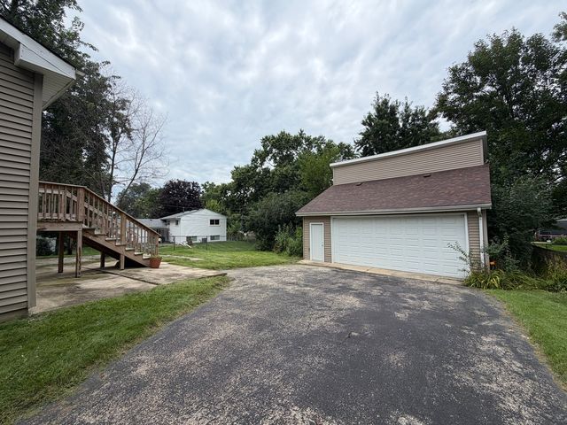 7728 Dalewood Parkway, Woodridge, IL 60517