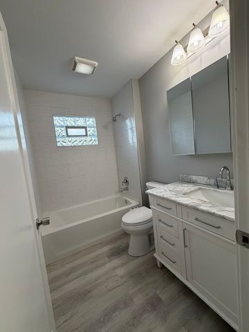 7728 Dalewood Parkway, Woodridge, IL 60517