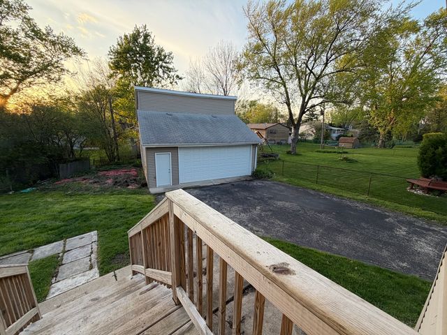 7728 Dalewood Parkway, Woodridge, IL 60517