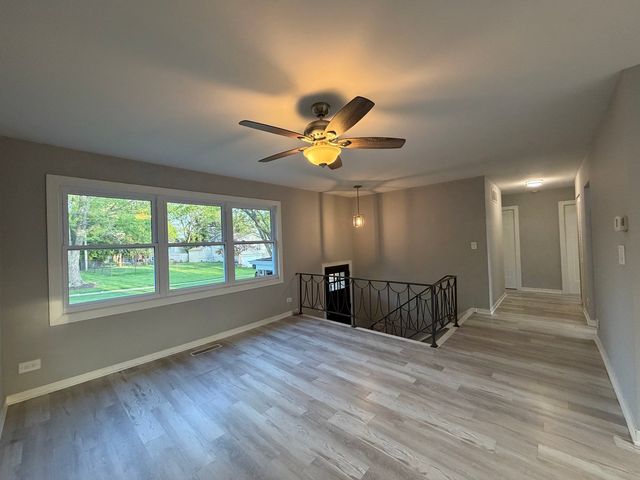 7728 Dalewood Parkway, Woodridge, IL 60517