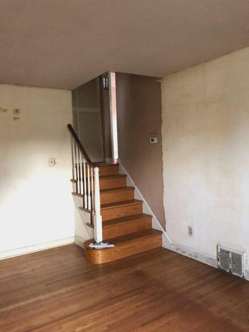8612 LYKENS LN, Philadelphia, PA 19128