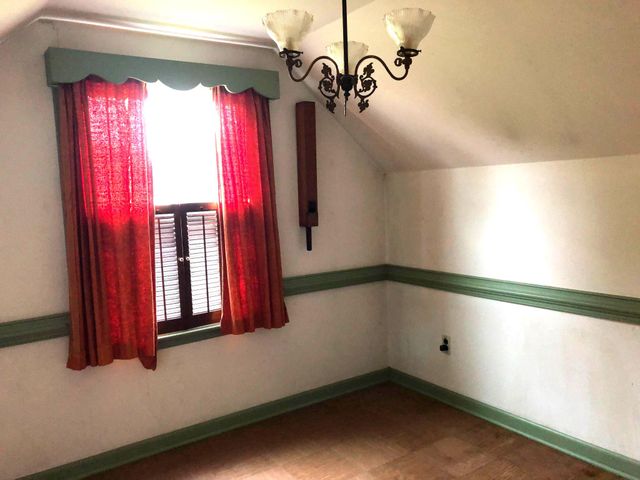 8612 LYKENS LN, Philadelphia, PA 19128