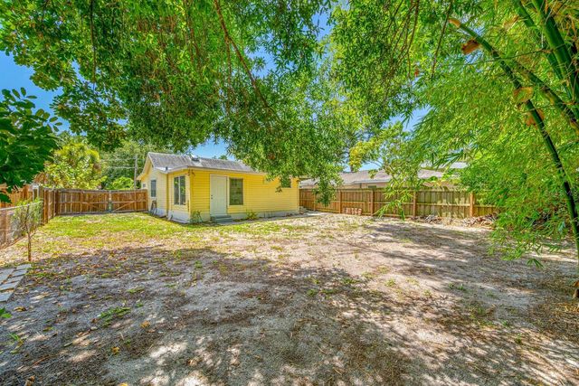 907 18TH AVENUE W, Palmetto, FL 34221