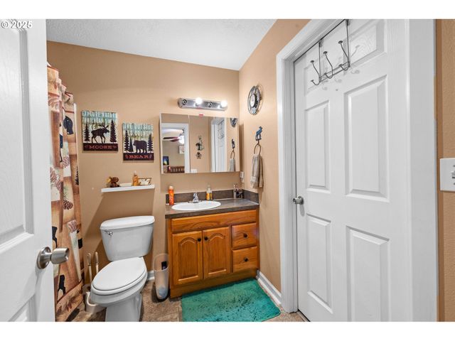 1390 SWEDETOWN Rd, Clatskanie, OR 97016