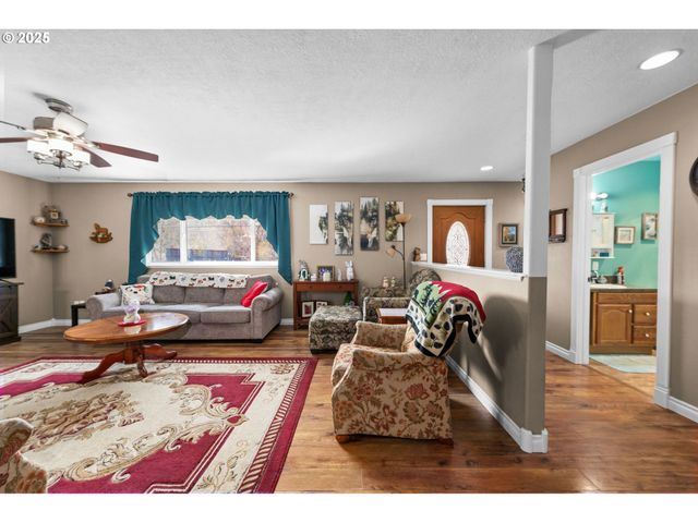 1390 SWEDETOWN Rd, Clatskanie, OR 97016