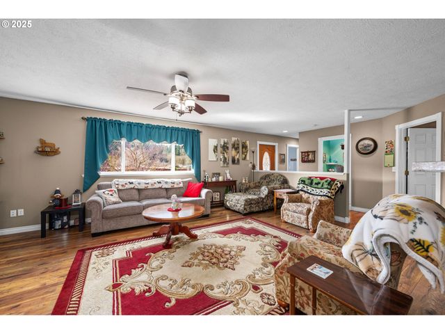 1390 SWEDETOWN Rd, Clatskanie, OR 97016