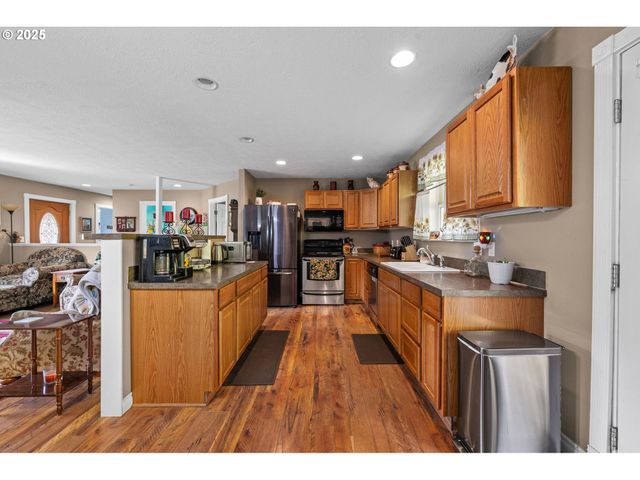 1390 SWEDETOWN Rd, Clatskanie, OR 97016