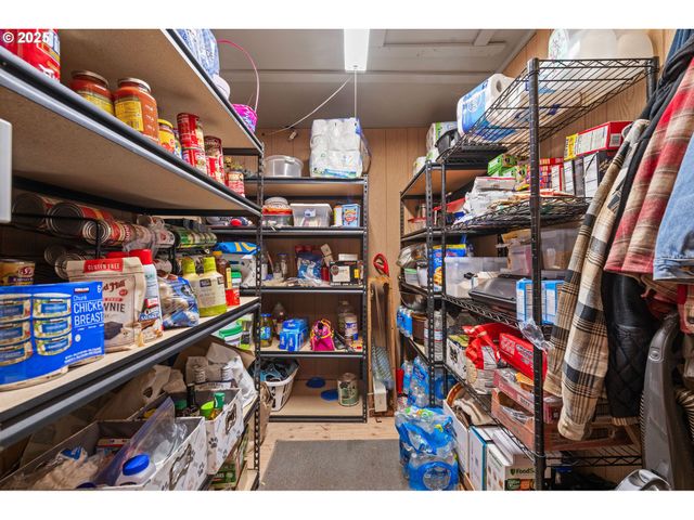 1390 SWEDETOWN Rd, Clatskanie, OR 97016