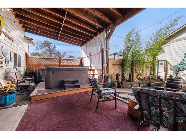 1390 SWEDETOWN Rd, Clatskanie, OR 97016