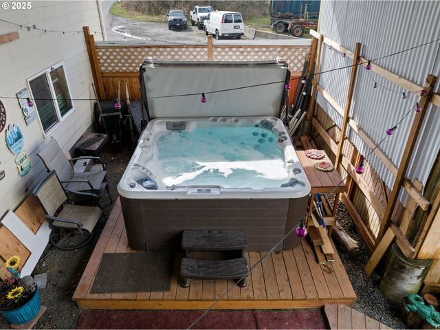 1390 SWEDETOWN Rd, Clatskanie, OR 97016