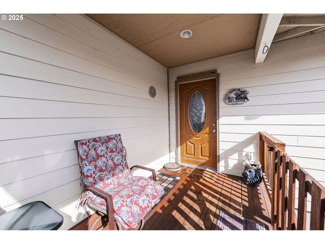 1390 SWEDETOWN Rd, Clatskanie, OR 97016