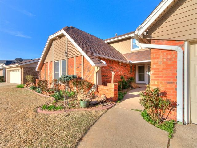 9009 Salsbury Lane, Oklahoma City, OK 73132
