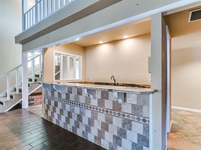 9009 Salsbury Lane, Oklahoma City, OK 73132