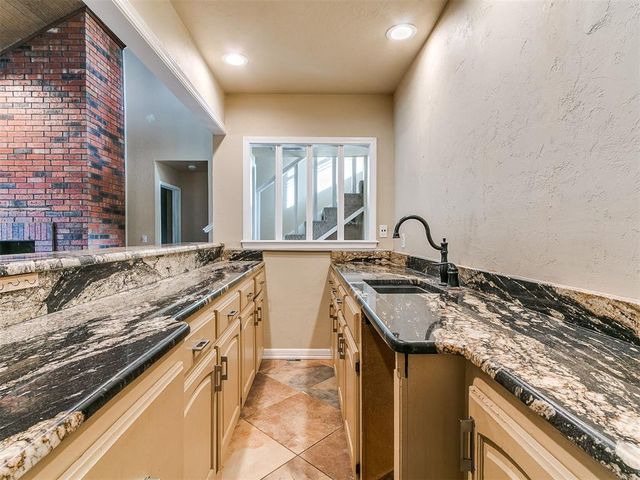 9009 Salsbury Lane, Oklahoma City, OK 73132