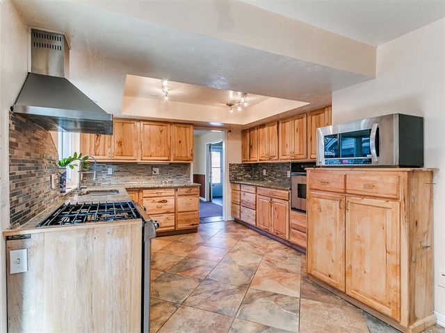 9009 Salsbury Lane, Oklahoma City, OK 73132