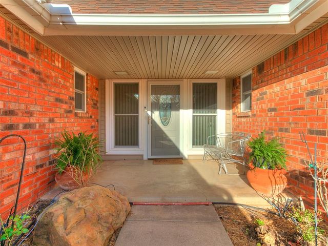 9009 Salsbury Lane, Oklahoma City, OK 73132