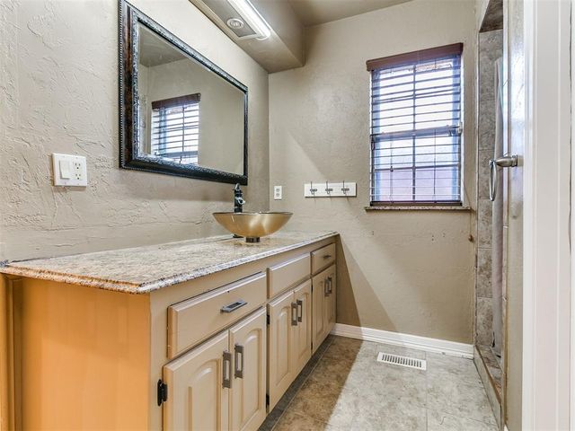 9009 Salsbury Lane, Oklahoma City, OK 73132