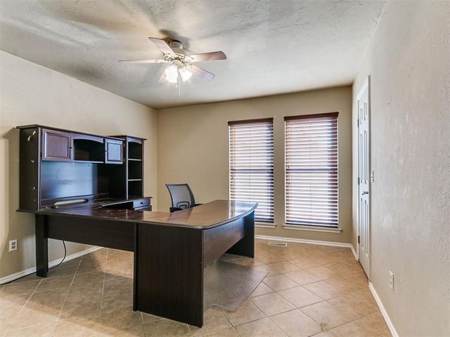 9009 Salsbury Lane, Oklahoma City, OK 73132