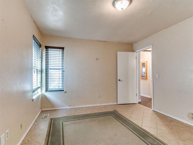 9009 Salsbury Lane, Oklahoma City, OK 73132