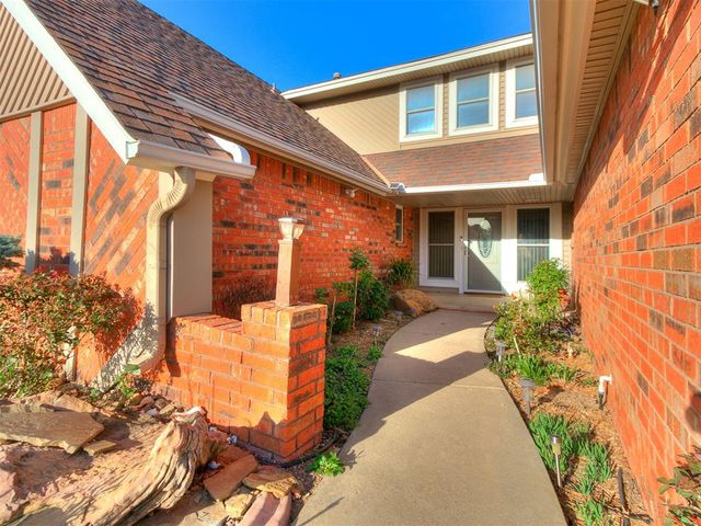 9009 Salsbury Lane, Oklahoma City, OK 73132