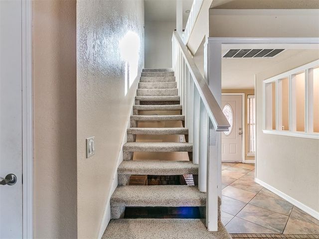 9009 Salsbury Lane, Oklahoma City, OK 73132