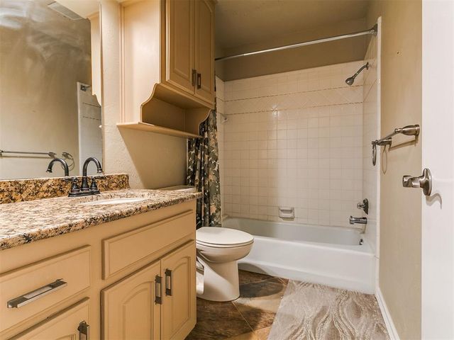 9009 Salsbury Lane, Oklahoma City, OK 73132