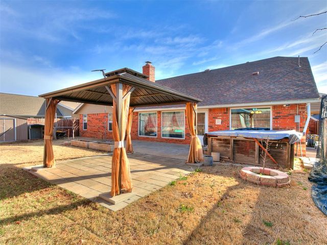 9009 Salsbury Lane, Oklahoma City, OK 73132