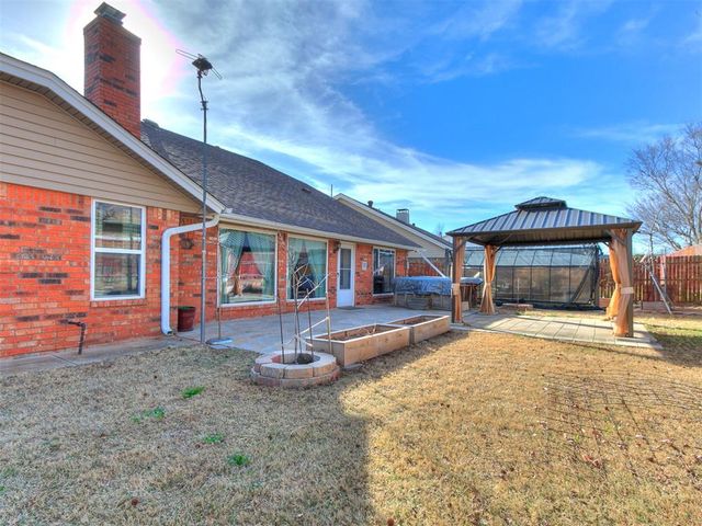 9009 Salsbury Lane, Oklahoma City, OK 73132