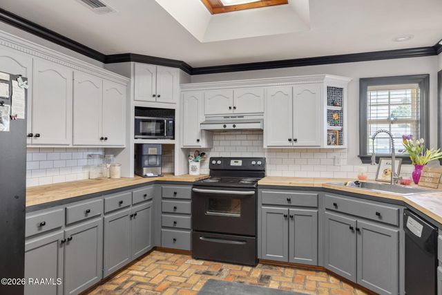 101 Dartmouth Circle, Youngsville, LA 70592