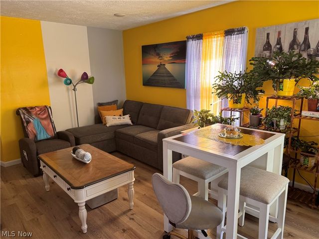 4225 Brookside Boulevard, Cleveland, OH 44135