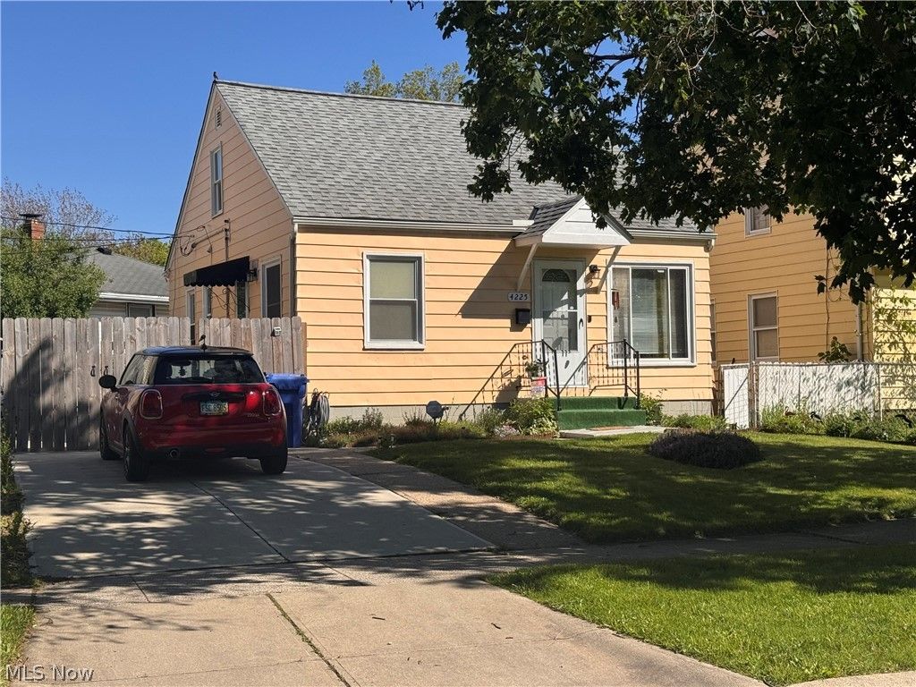 4225 Brookside Boulevard, Cleveland, OH 44135