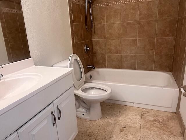 1710 NW 4th Avenue NW, Boca Raton, FL 33432