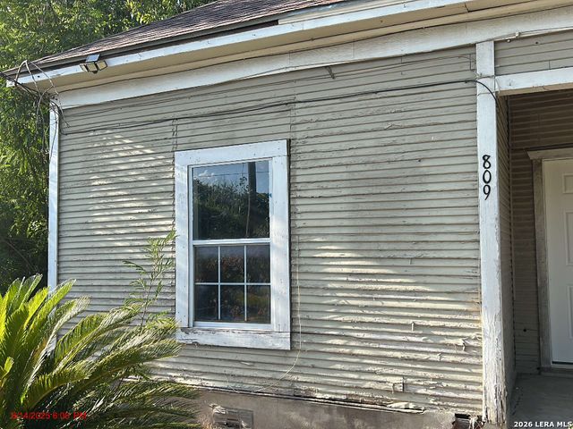 809 Leal, San Antonio, TX 78207