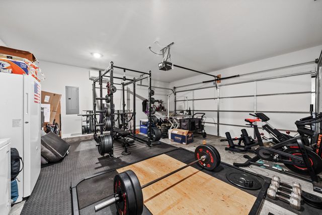 1483 Kingbird Dr, Clarksville, TN 37040