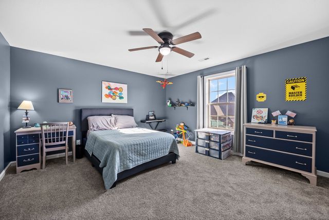 1483 Kingbird Dr, Clarksville, TN 37040