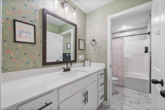 1483 Kingbird Dr, Clarksville, TN 37040