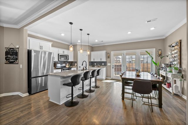 1483 Kingbird Dr, Clarksville, TN 37040