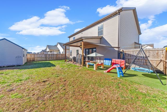 1483 Kingbird Dr, Clarksville, TN 37040