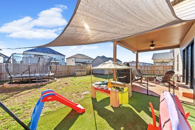 1483 Kingbird Dr, Clarksville, TN 37040