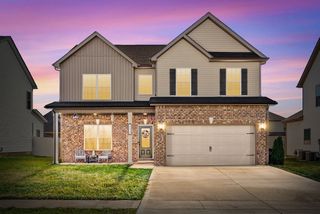 1483 Kingbird Dr, Clarksville, TN 37040