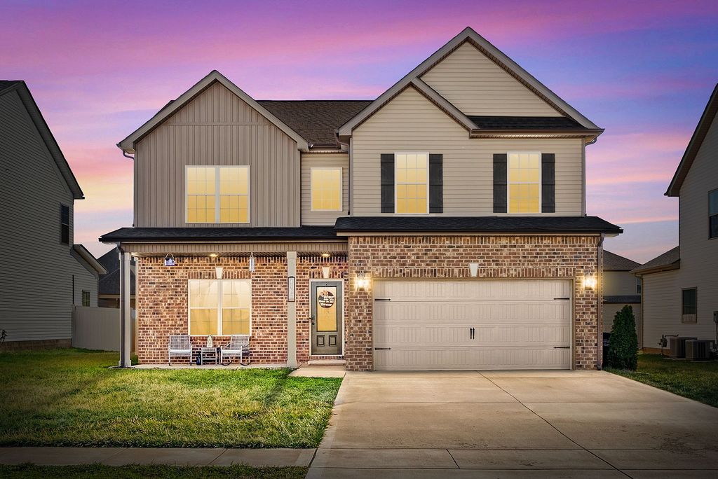 1483 Kingbird Dr, Clarksville, TN 37040